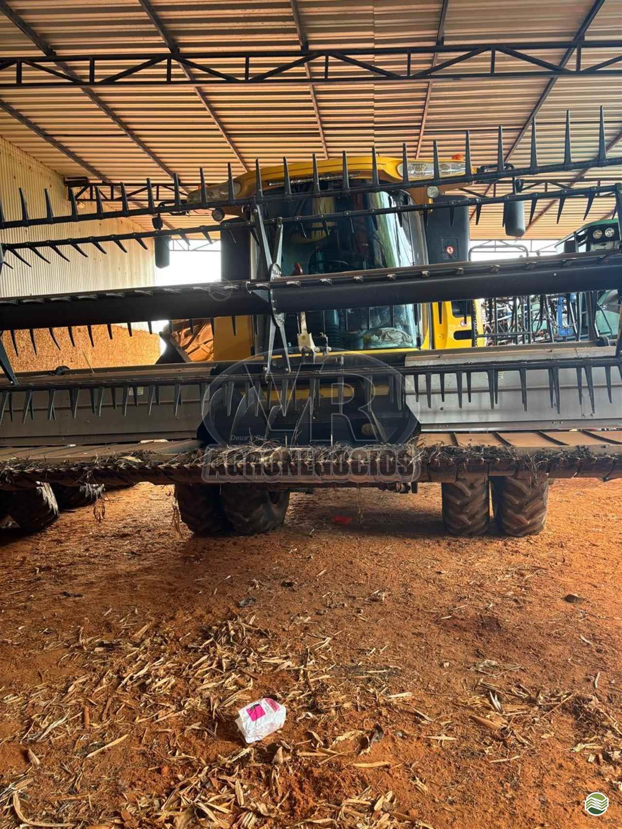 COLHEITADEIRA NEW HOLLAND CR 5.85 VR Agronegócios ARAXA MINAS GERAIS MG